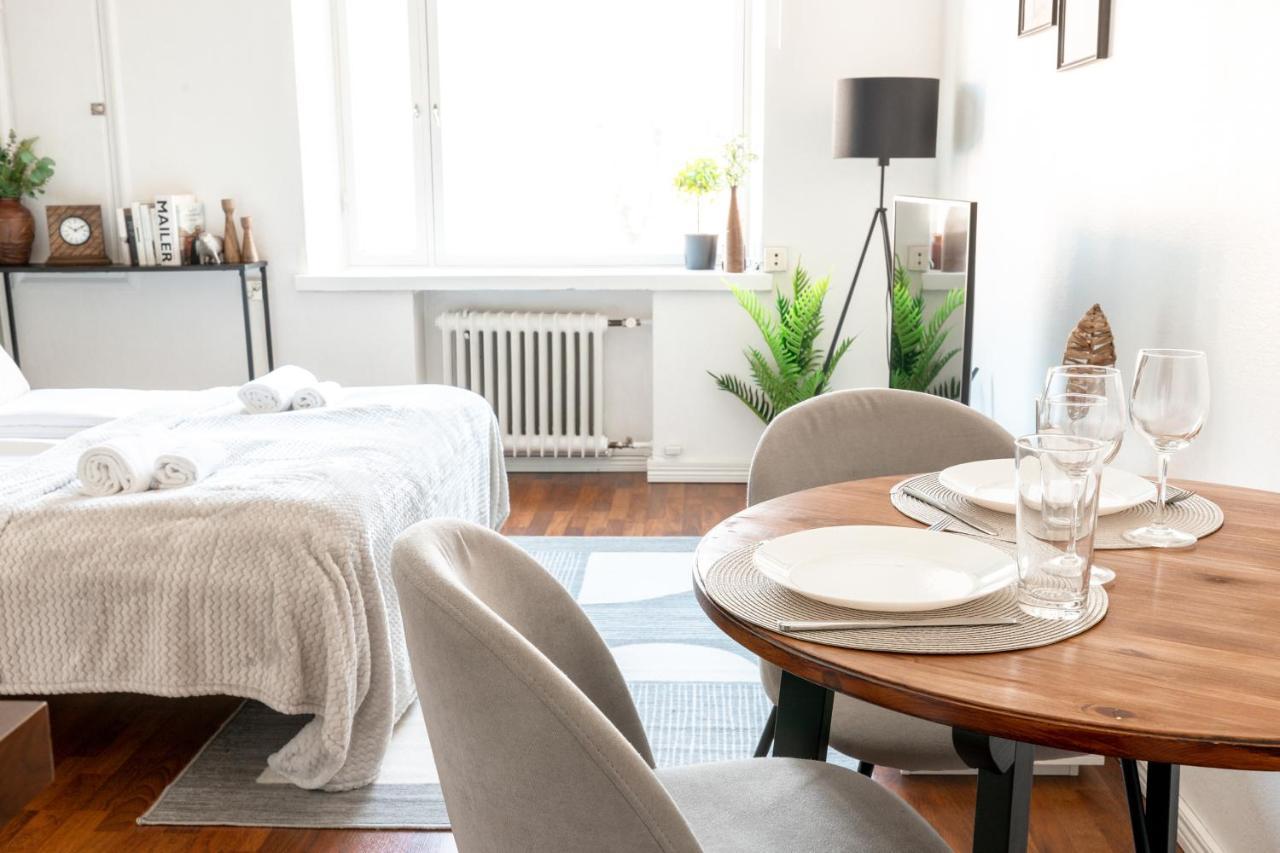 2Ndhomes Cozy Helsinki Center Studio With Park View ภายนอก รูปภาพ